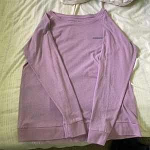 Crew neck pink with a Blume tint to it